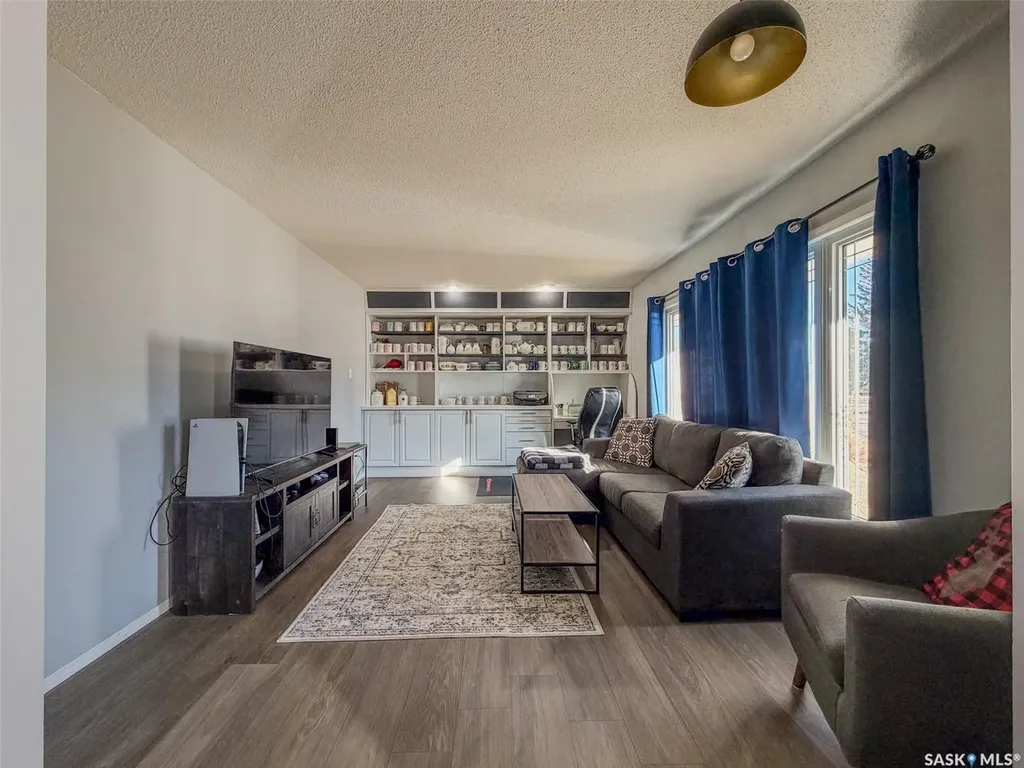 405 5th Street E Shaunavon SK S0N 2M0