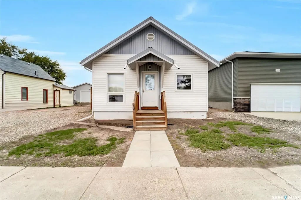 207 5th Avenue E Biggar SK S0K 0M0