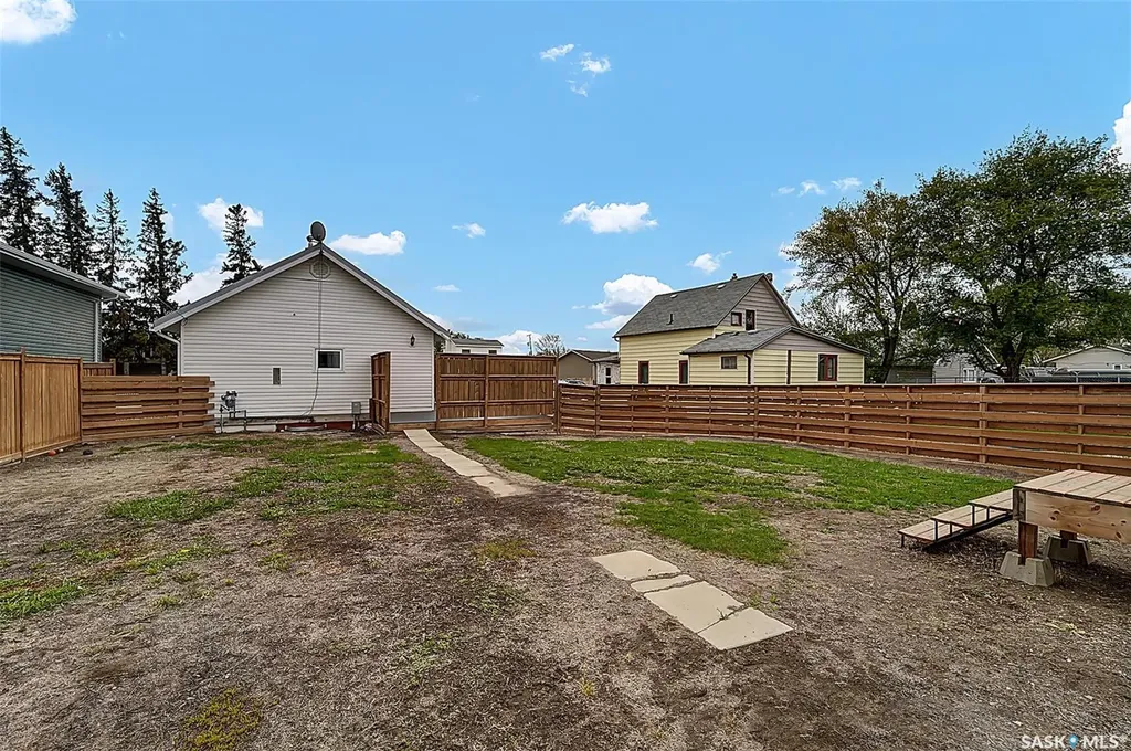 207 5th Avenue E Biggar SK S0K 0M0