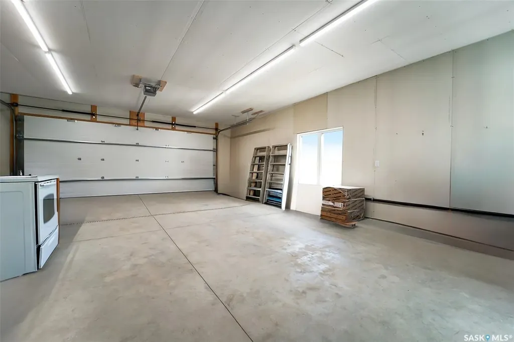 207 5th Avenue E Biggar SK S0K 0M0