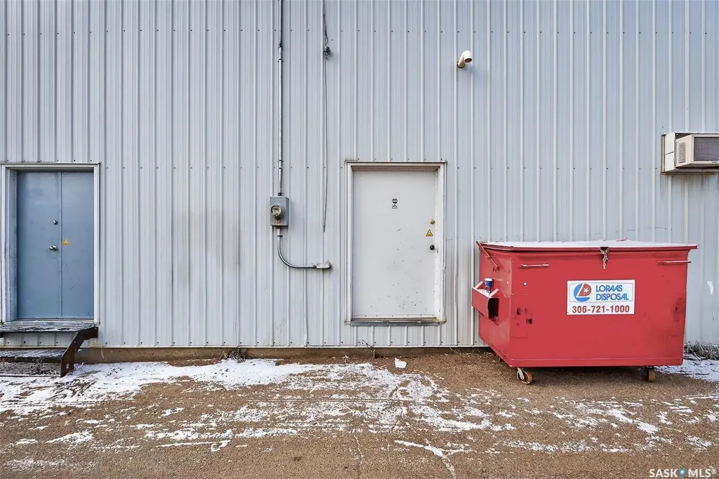 37 Main Street N Moose Jaw SK S6H 0V8