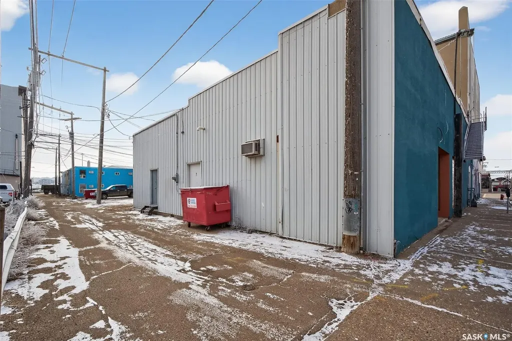 37 Main Street N Moose Jaw SK S6H 0V8