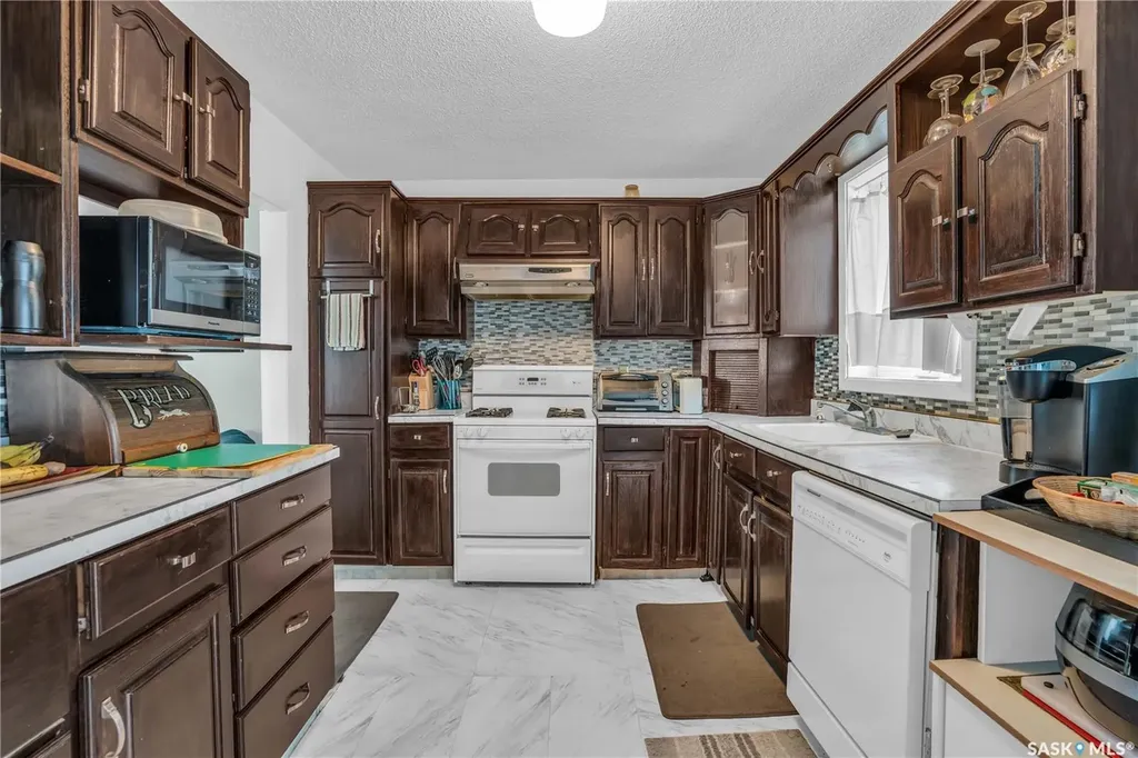 2128 Reynolds Street Regina SK S4N 3N1
