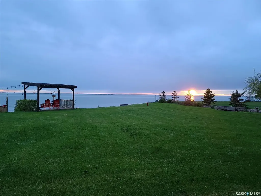 4 Canyon Beach Bay Last Mountain Lake East Side SK S0G 1G0