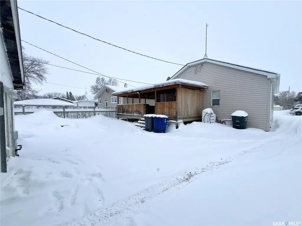 412 2nd Street E Wilkie SK S0K 4W0