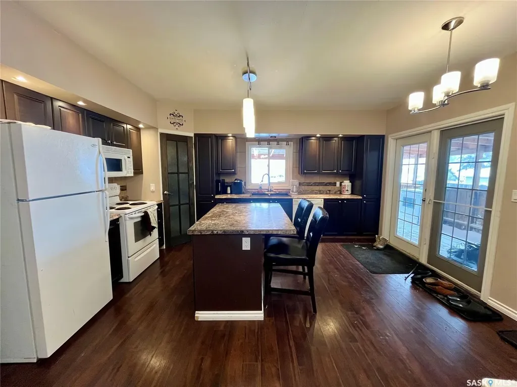 412 2nd Street E Wilkie SK S0K 4W0