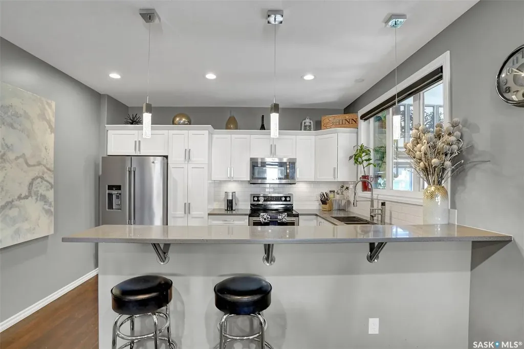 25 Hudson Drive Pilot Butte SK S0G 3Z0