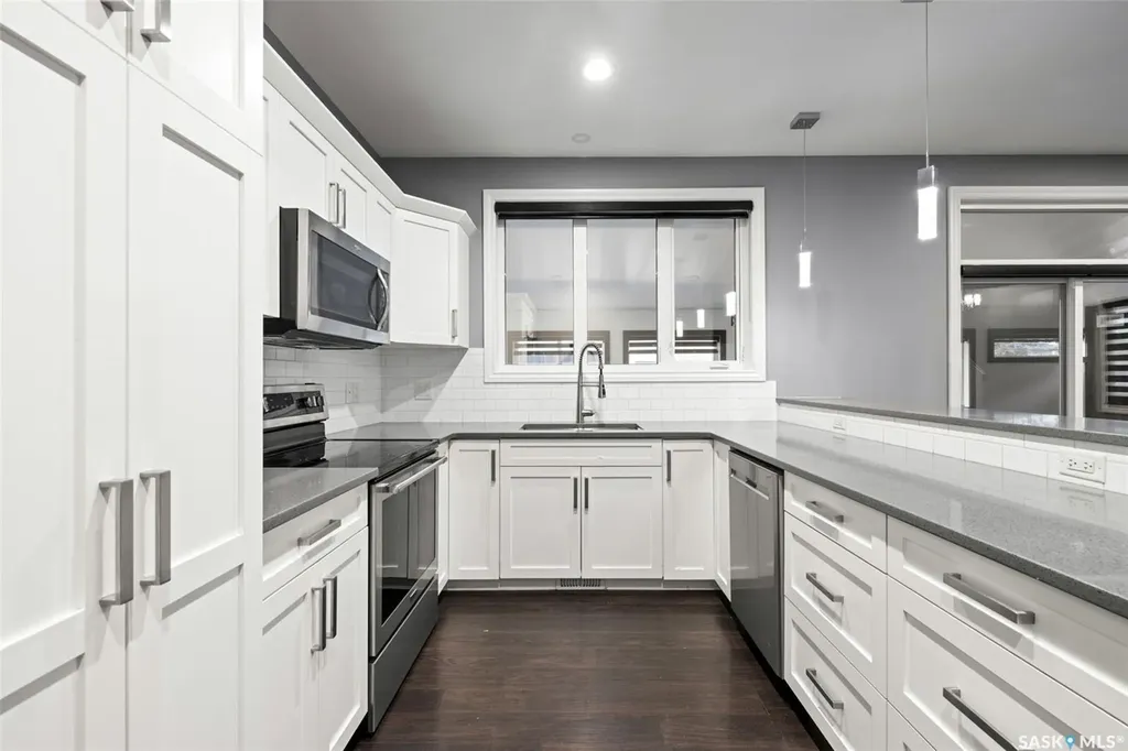 25 Hudson Drive Pilot Butte SK S0G 3Z0