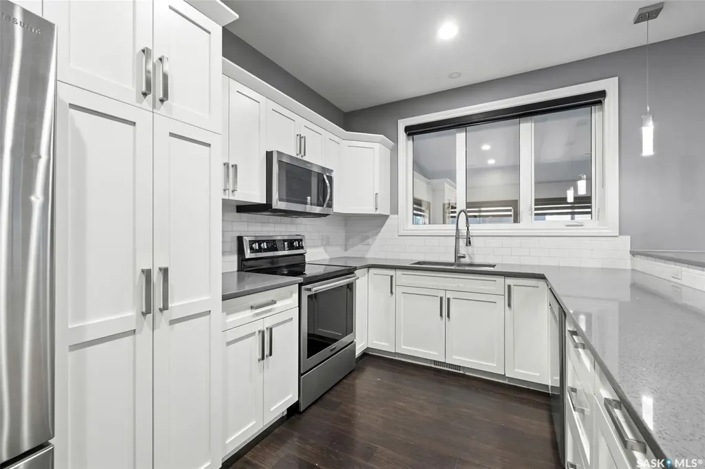 25 Hudson Drive Pilot Butte SK S0G 3Z0