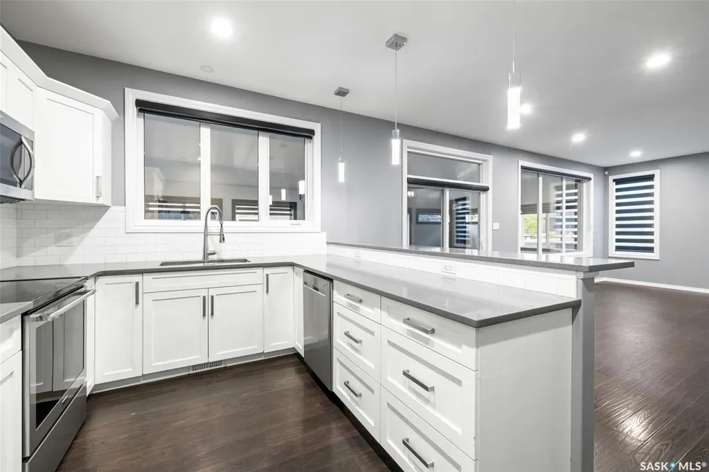25 Hudson Drive Pilot Butte SK S0G 3Z0