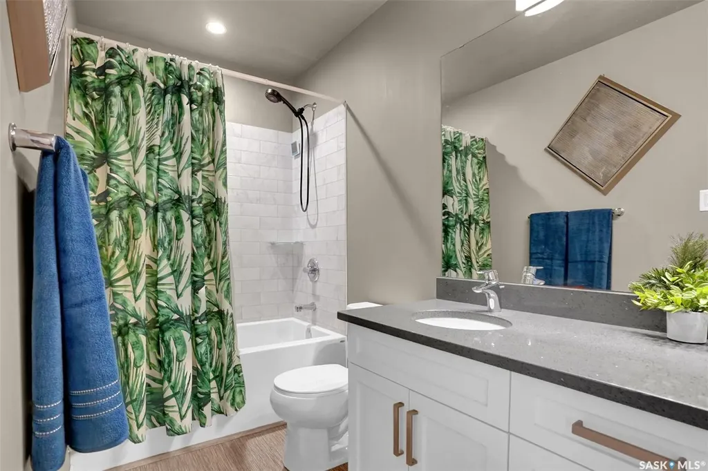 25 Hudson Drive Pilot Butte SK S0G 3Z0