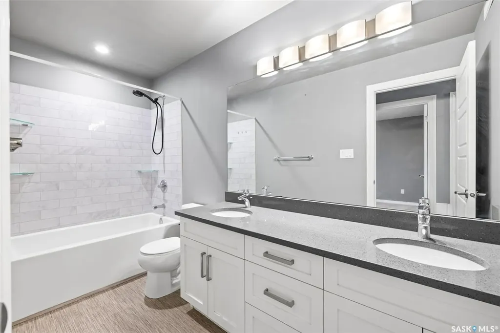 25 Hudson Drive Pilot Butte SK S0G 3Z0
