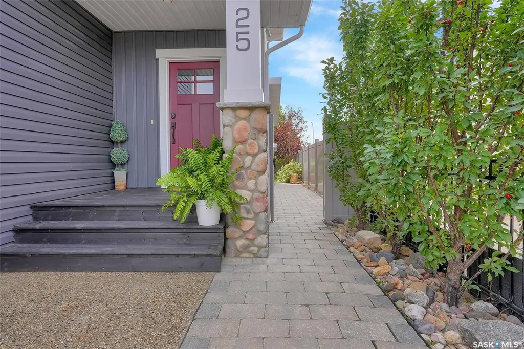 25 Hudson Drive Pilot Butte SK S0G 3Z0