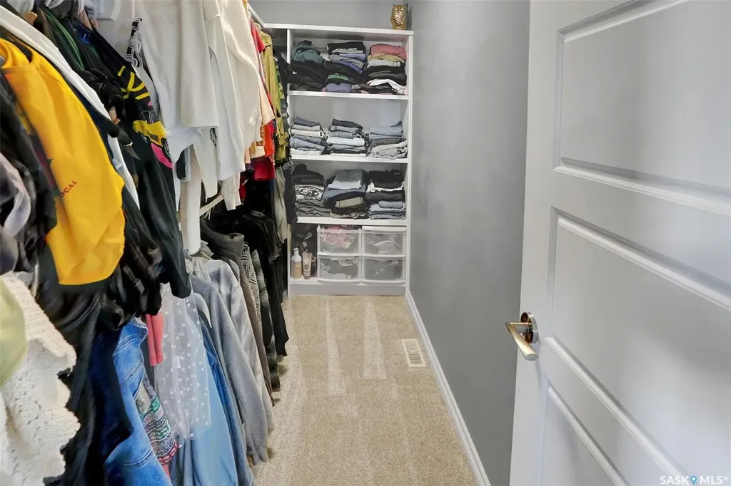 25 Hudson Drive Pilot Butte SK S0G 3Z0