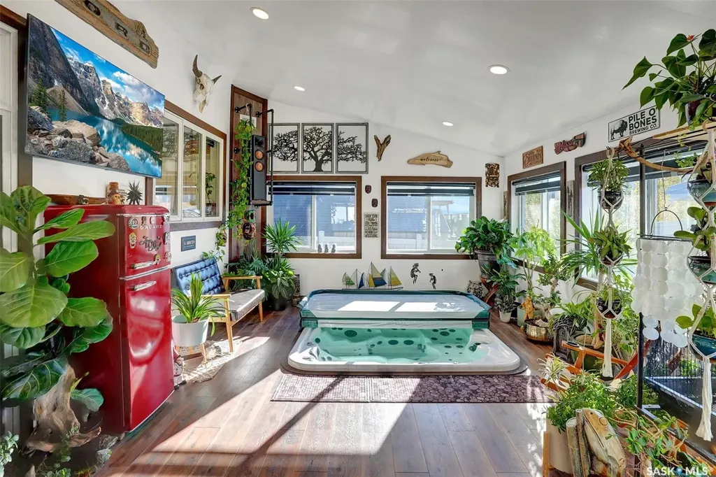25 Hudson Drive Pilot Butte SK S0G 3Z0