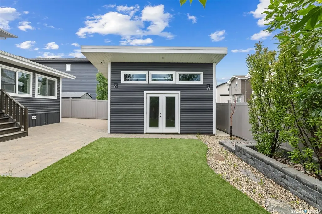 25 Hudson Drive Pilot Butte SK S0G 3Z0