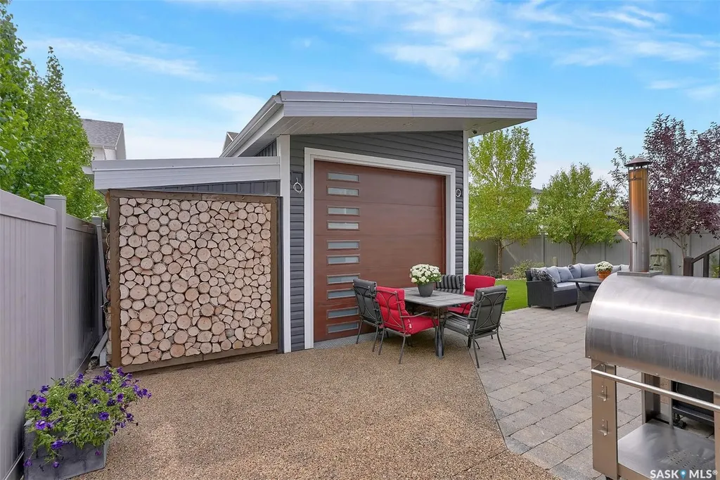 25 Hudson Drive Pilot Butte SK S0G 3Z0