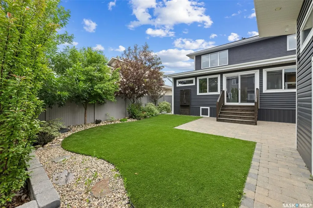 25 Hudson Drive Pilot Butte SK S0G 3Z0