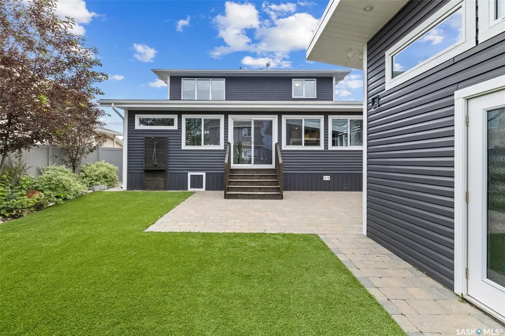 25 Hudson Drive Pilot Butte SK S0G 3Z0