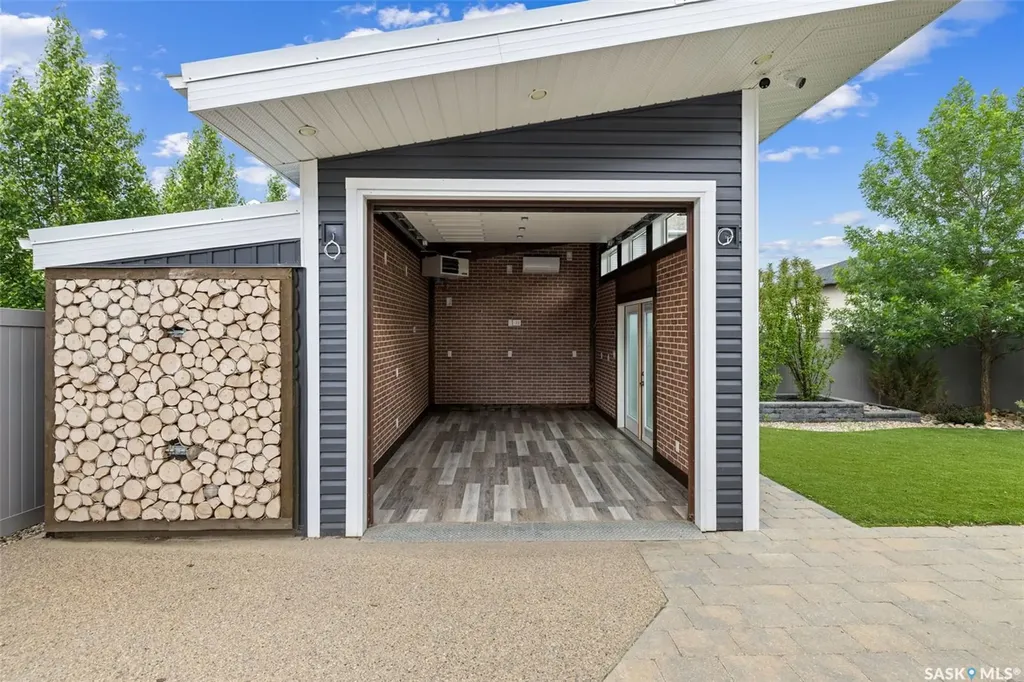 25 Hudson Drive Pilot Butte SK S0G 3Z0