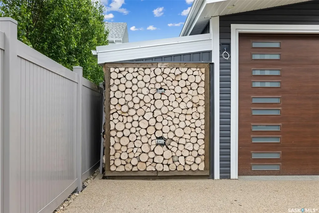 25 Hudson Drive Pilot Butte SK S0G 3Z0