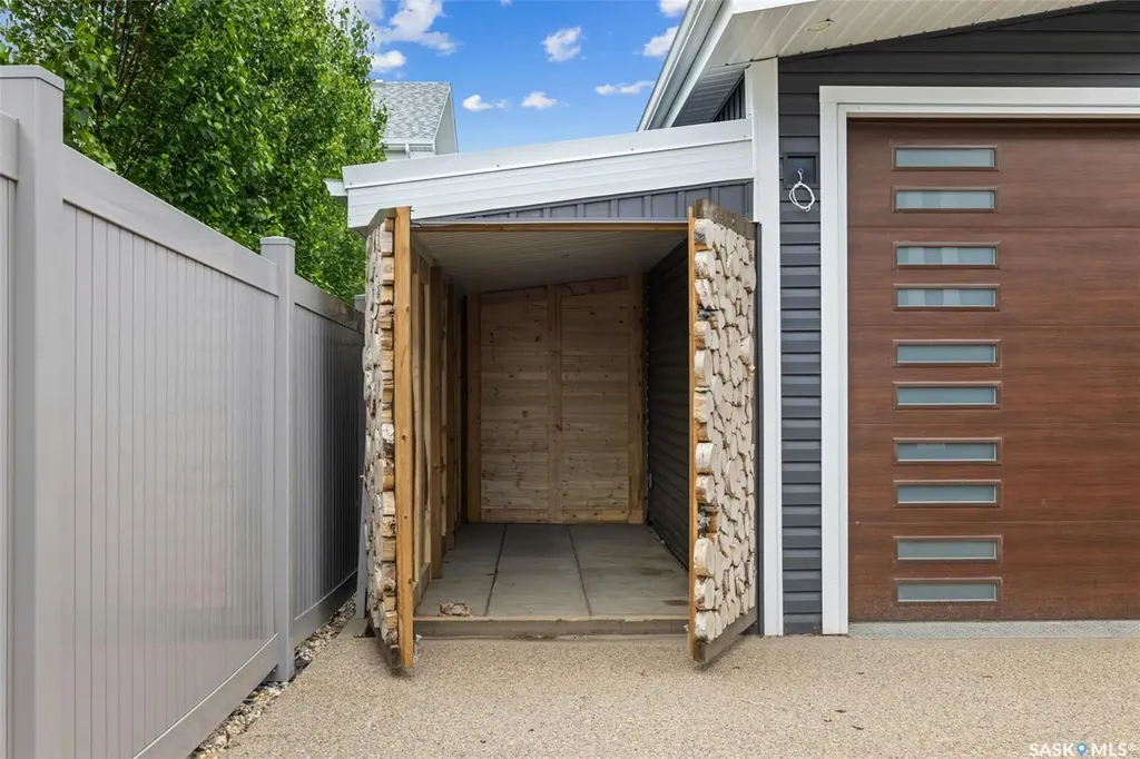 25 Hudson Drive Pilot Butte SK S0G 3Z0