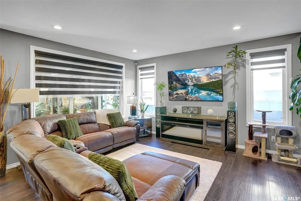 25 Hudson Drive Pilot Butte SK S0G 3Z0