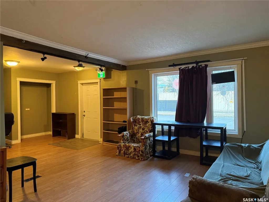 71 Ross Street W Moose Jaw SK S6H 2M2
