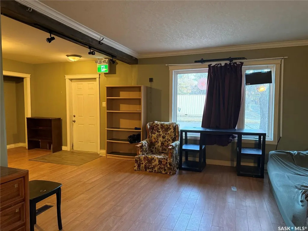 71 Ross Street W Moose Jaw SK S6H 2M2