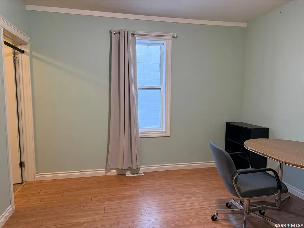 71 Ross Street W Moose Jaw SK S6H 2M2