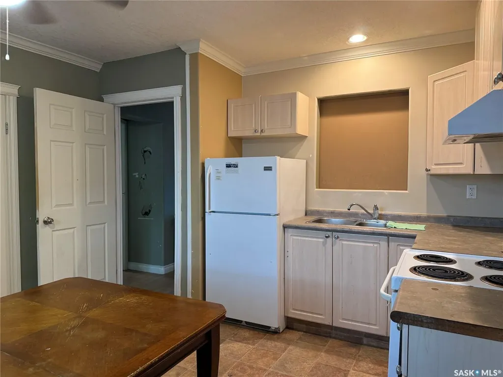 71 Ross Street W Moose Jaw SK S6H 2M2