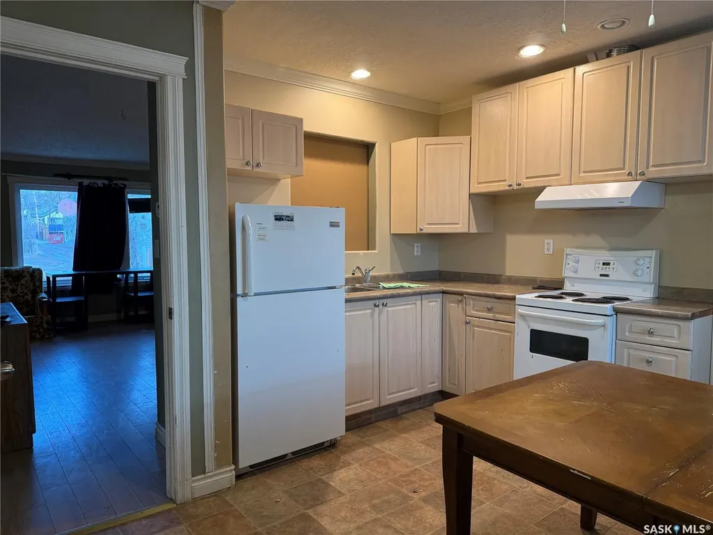 71 Ross Street W Moose Jaw SK S6H 2M2