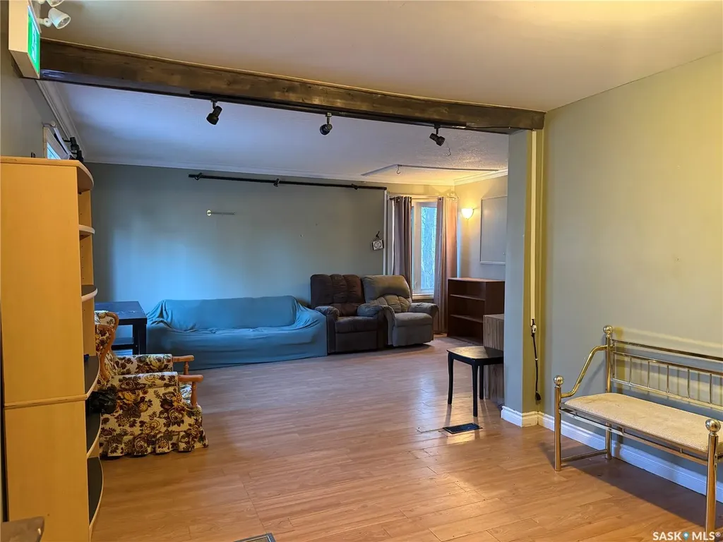 71 Ross Street W Moose Jaw SK S6H 2M2