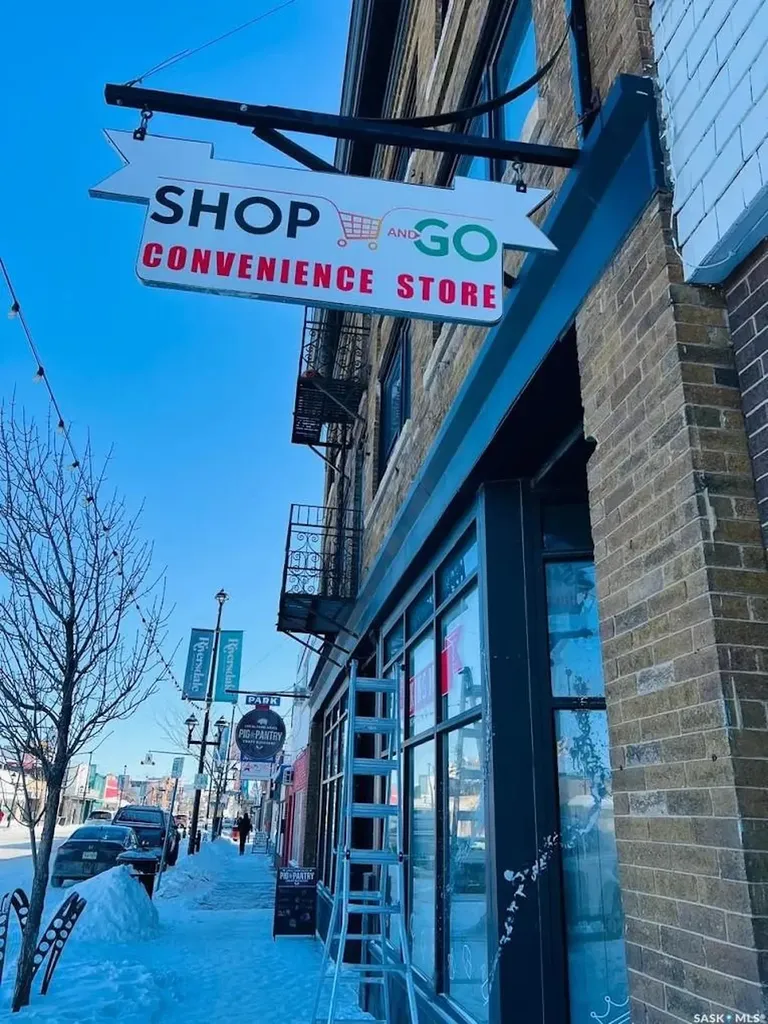 527 20th Street W Saskatoon SK S7M 0X6