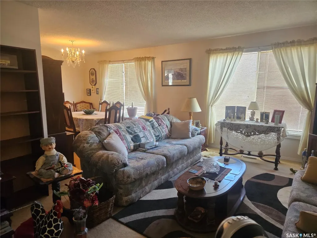 579 Poplar Crescent Shaunavon SK S0N 2M0