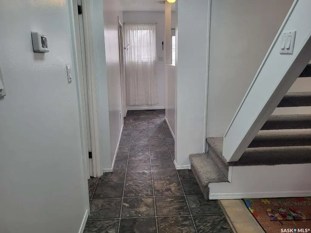 1066 5th Avenue NE Moose Jaw SK S6H 1K8
