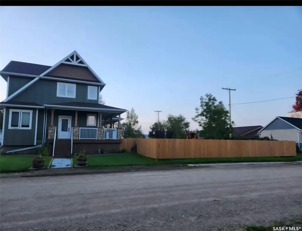 105 Francis Street Francis SK S0G 1V0