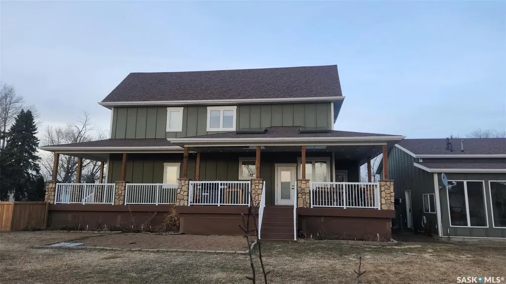 105 Francis Street Francis SK S0G 1V0