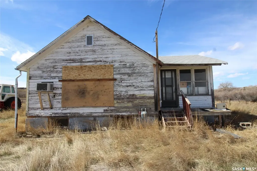 0 Railway Street E Eastend SK S0N 0T0
