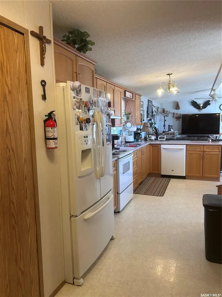 301 Willow Park Green Estevan SK S4A 2R9
