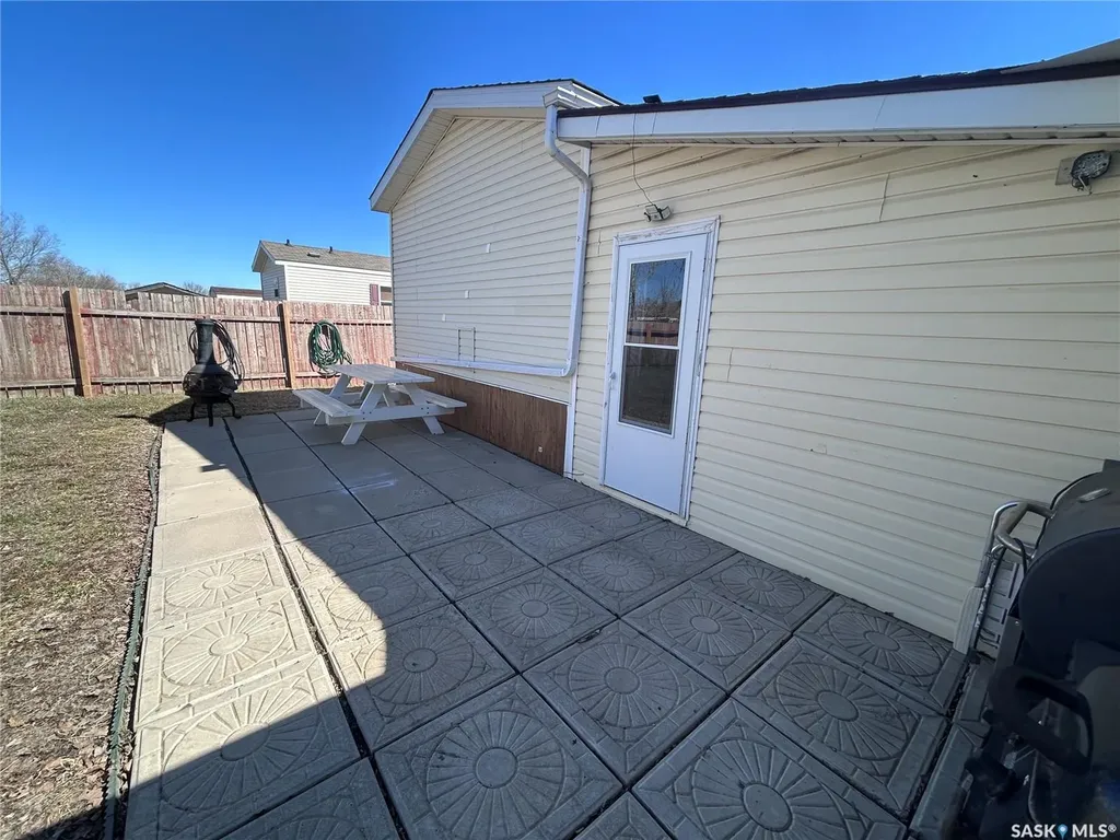 301 Willow Park Green Estevan SK S4A 2R9