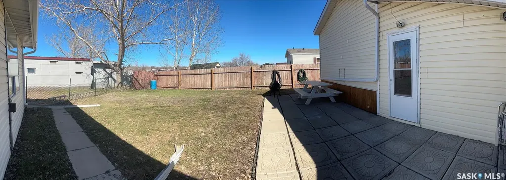 301 Willow Park Green Estevan SK S4A 2R9