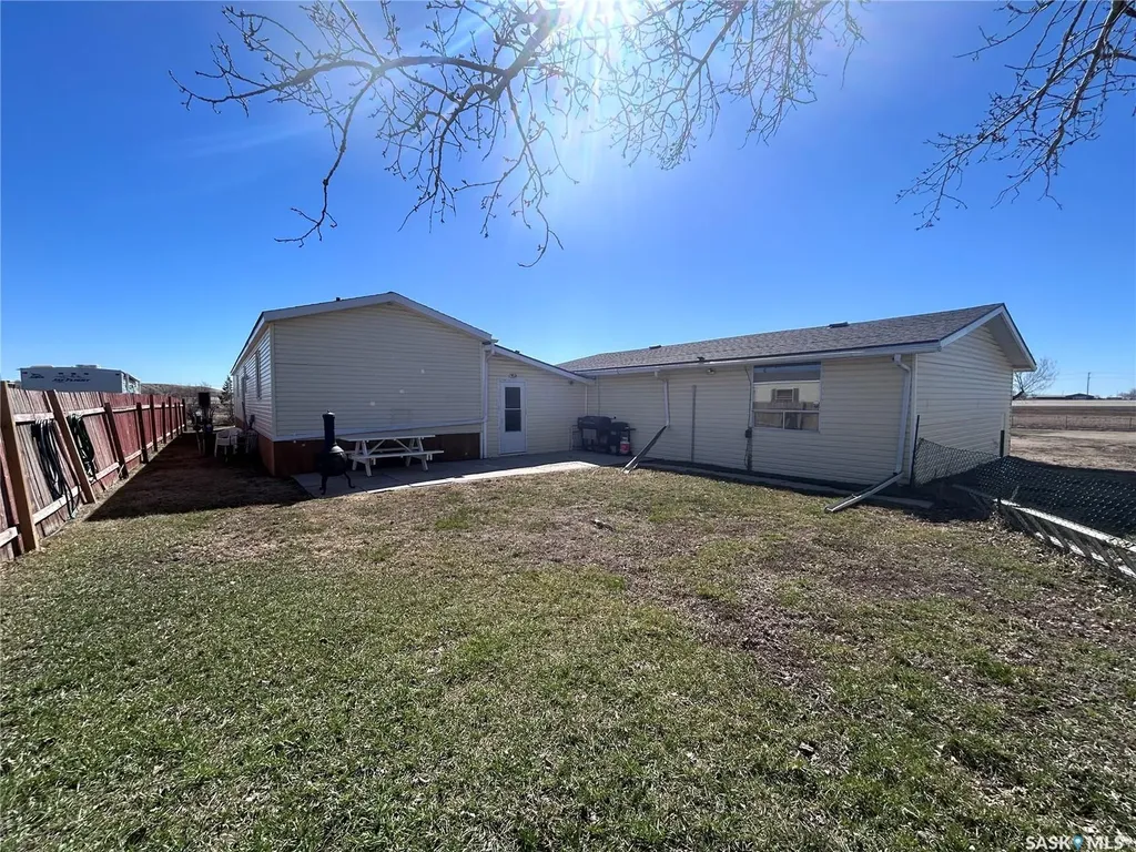 301 Willow Park Green Estevan SK S4A 2R9