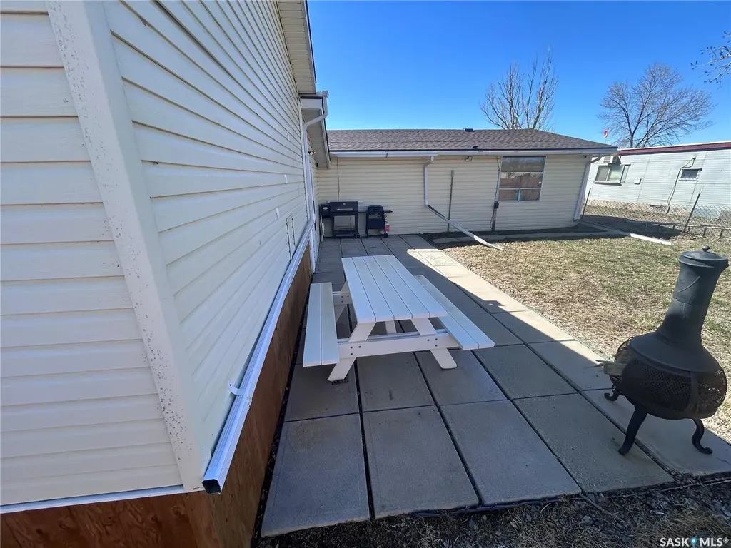 301 Willow Park Green Estevan SK S4A 2R9