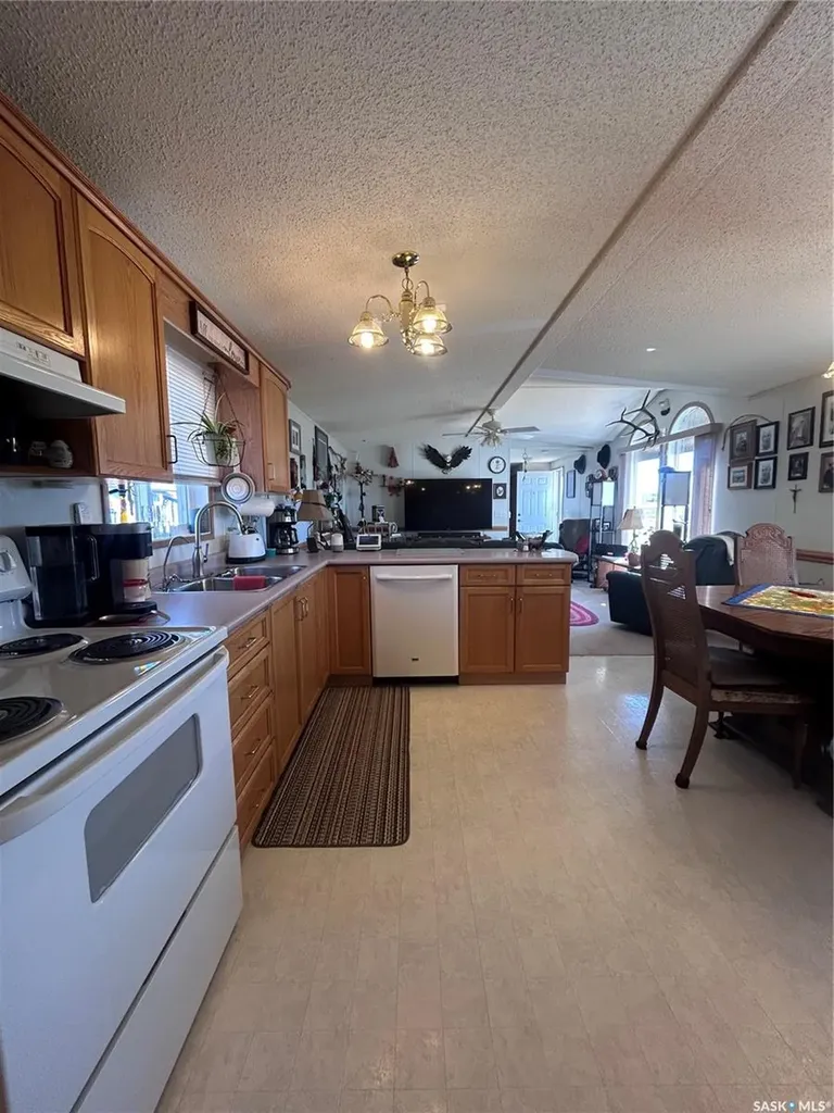 301 Willow Park Green Estevan SK S4A 2R9