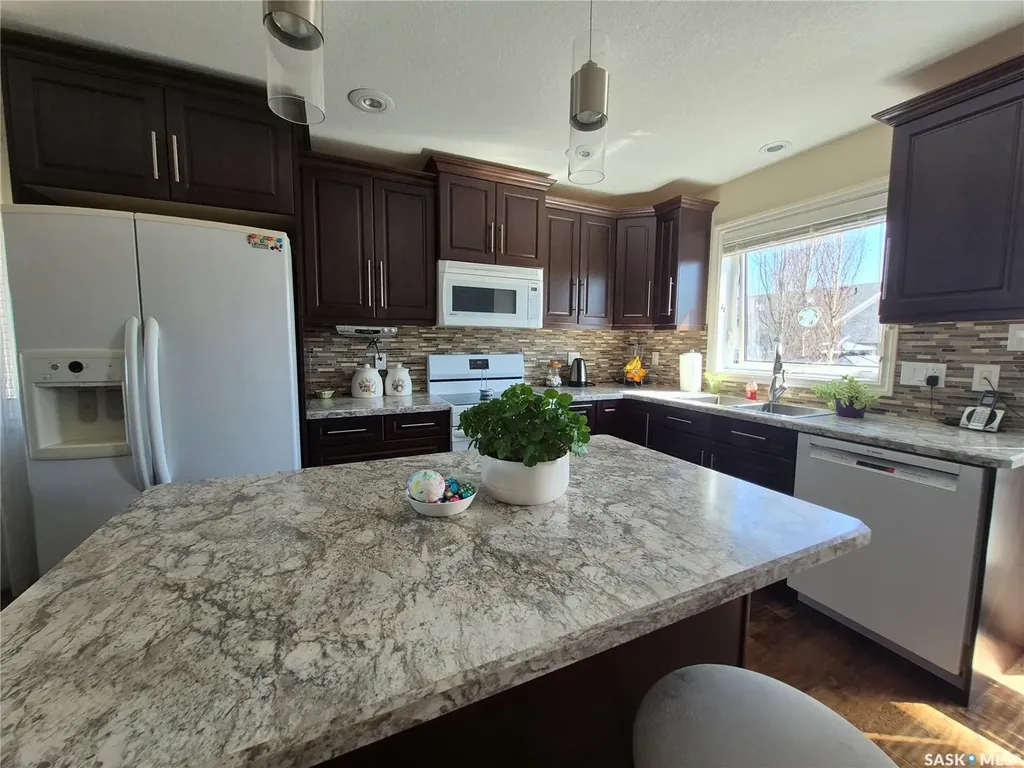 816 Battleford Trail Swift Current SK S9H 5R1