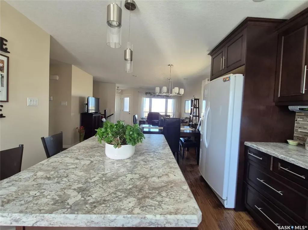 816 Battleford Trail Swift Current SK S9H 5R1