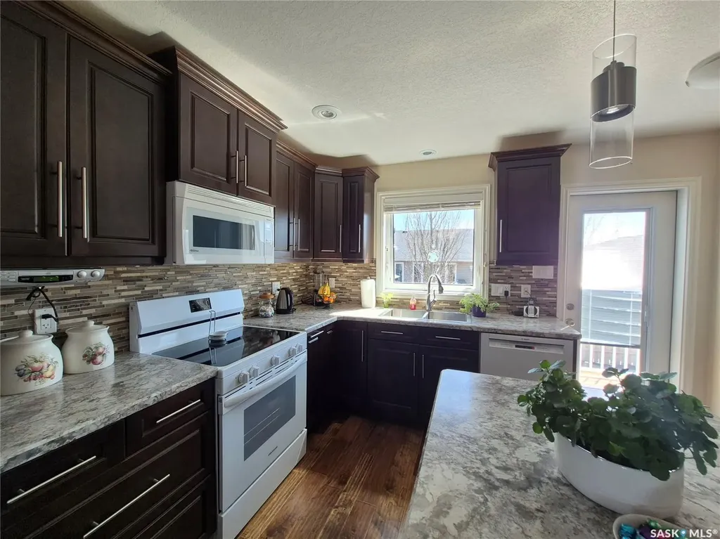 816 Battleford Trail Swift Current SK S9H 5R1