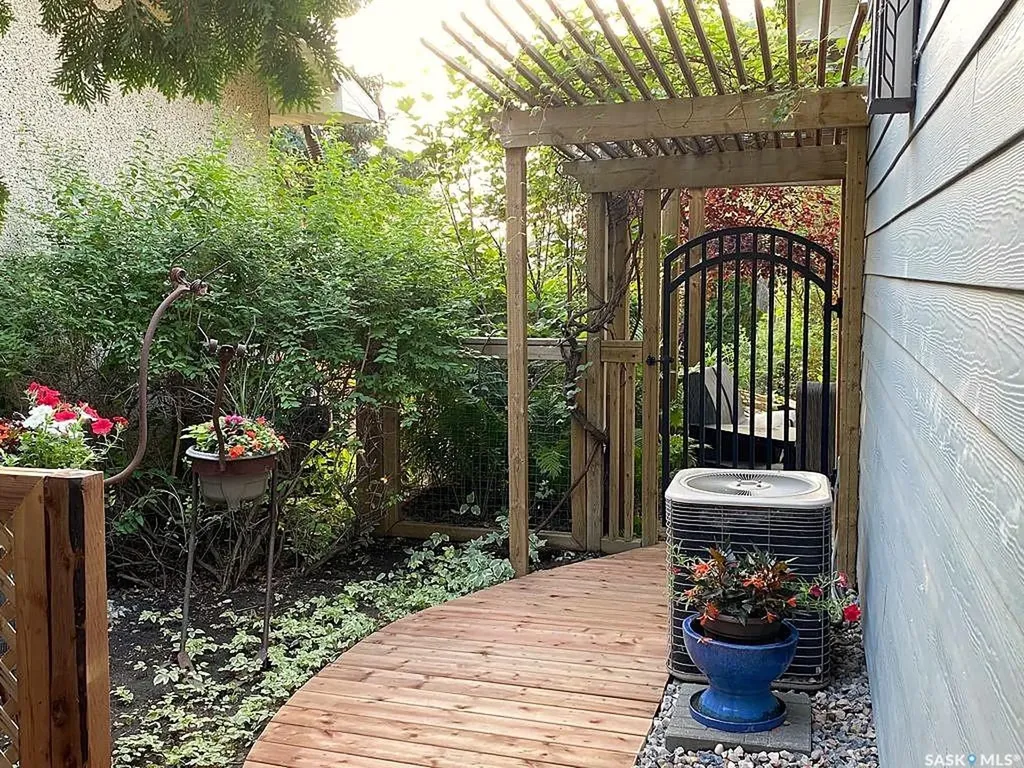 18 Rupert Drive Saskatoon SK S7K 1B2