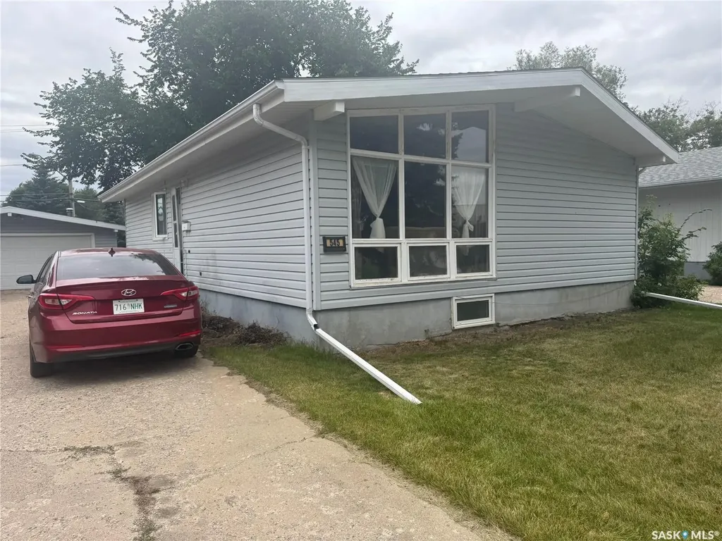 545 5th Street N Weyburn SK S4H 0Z9
